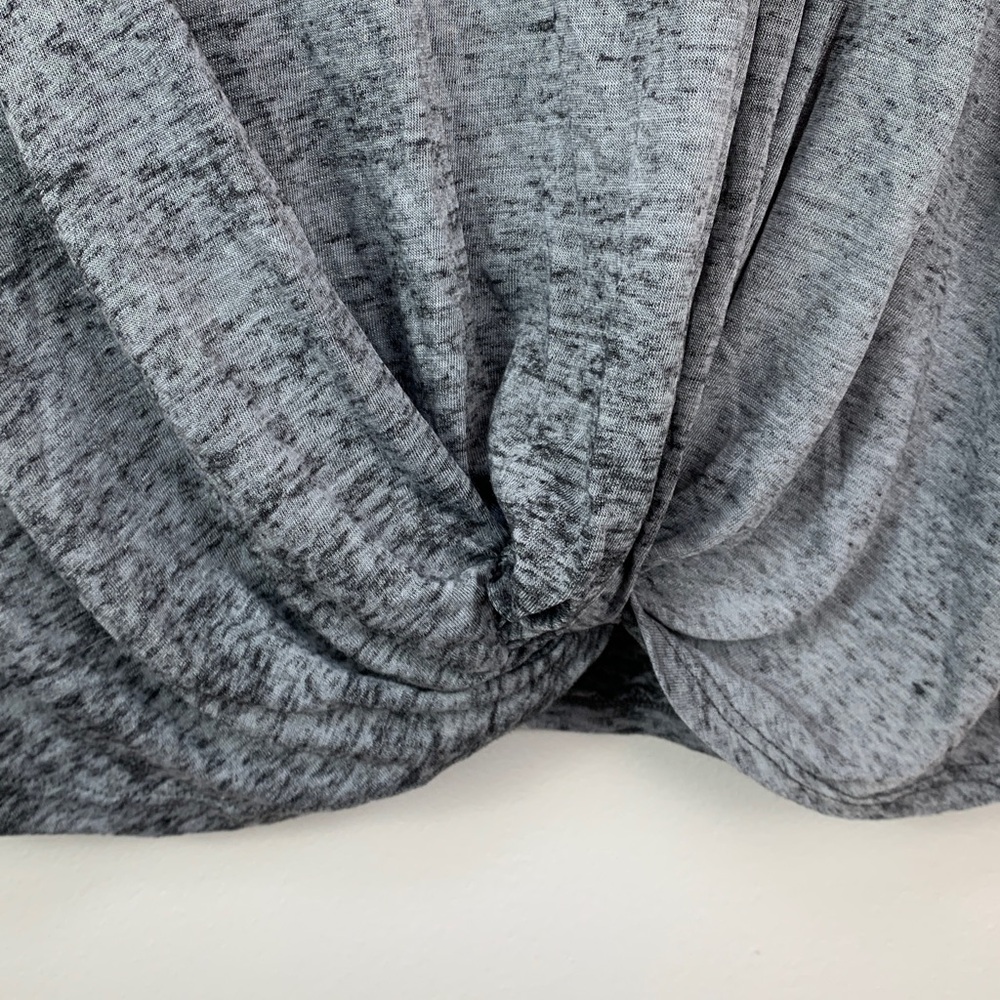 Gray Sleeveless Women's Top NEW! - Picture 5 of 6